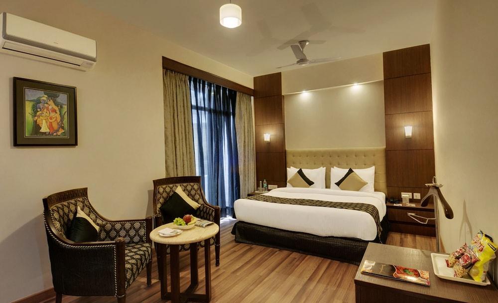 The Pamposh Hotel New Delhi Extérieur photo